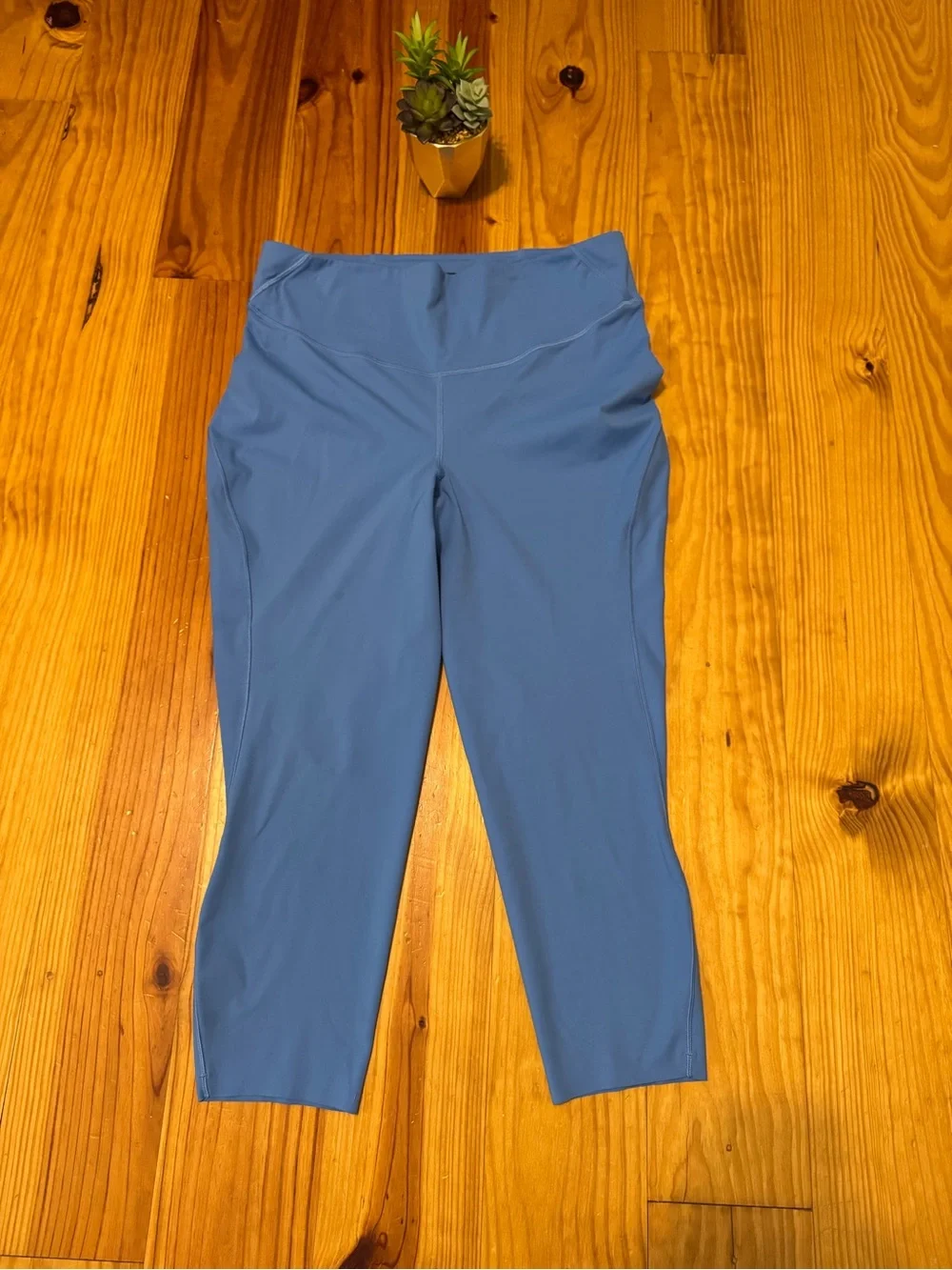 Lululemon Base Pace High-Rise Crop 23
